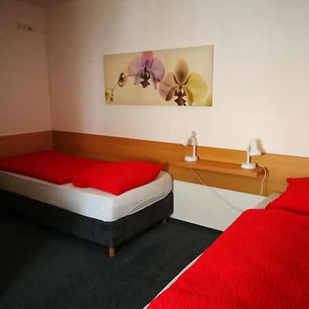 Pension Zum Angestellten Porta Westfalica Zimmer foto